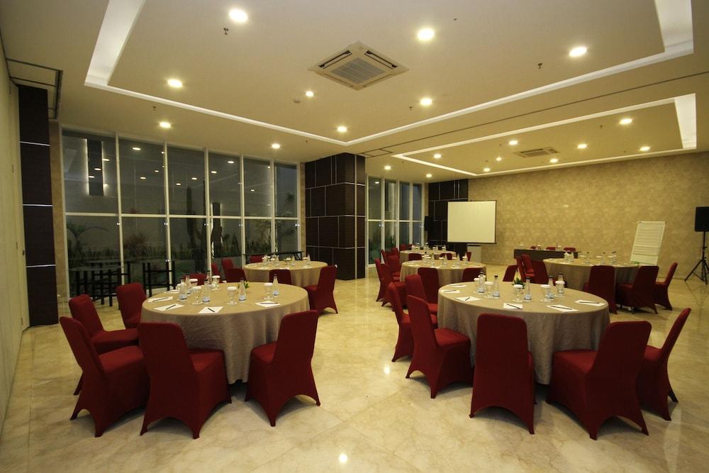 Atlantic City Hotel Bandung Buitenkant foto
