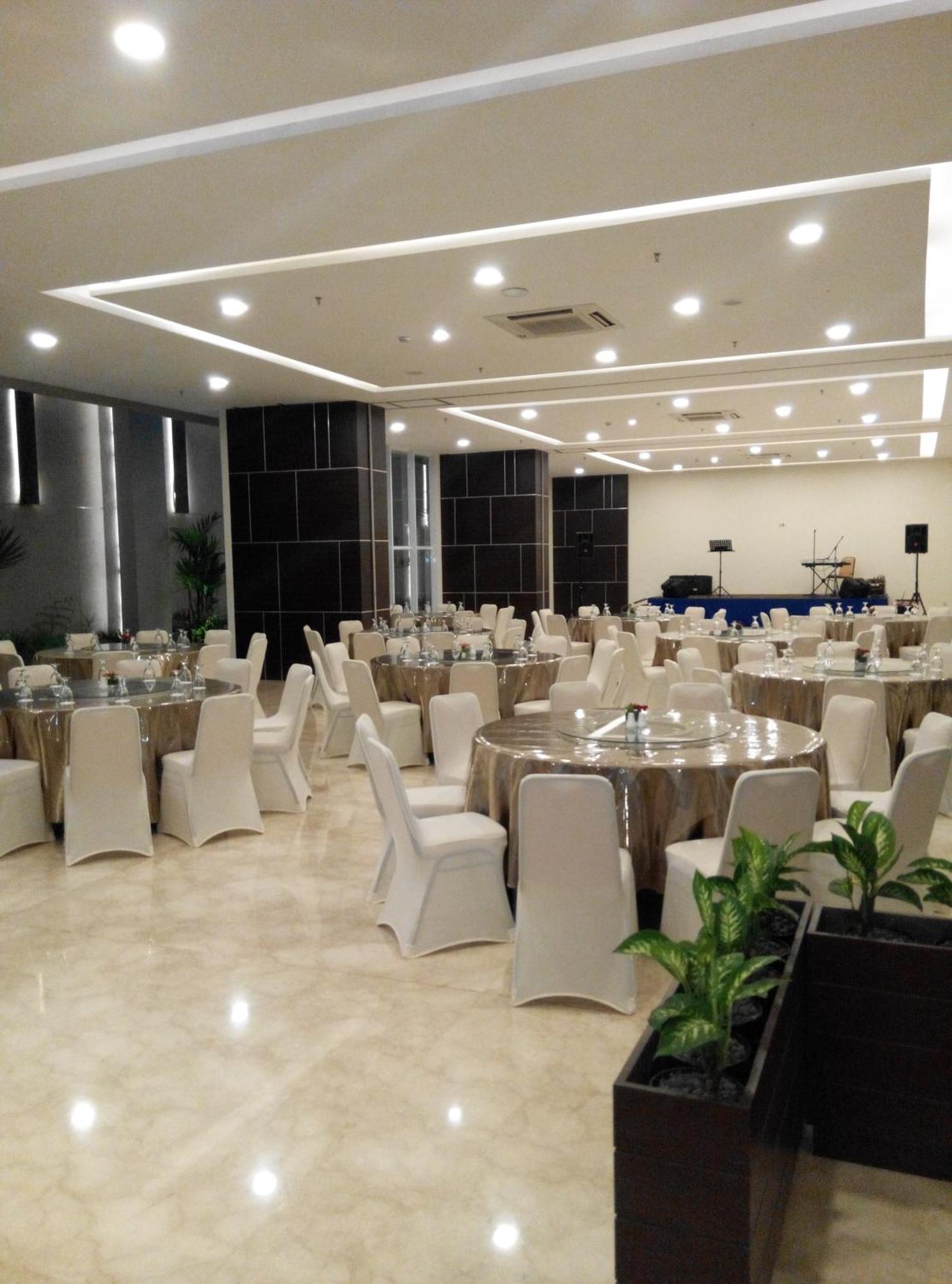 Atlantic City Hotel Bandung Buitenkant foto