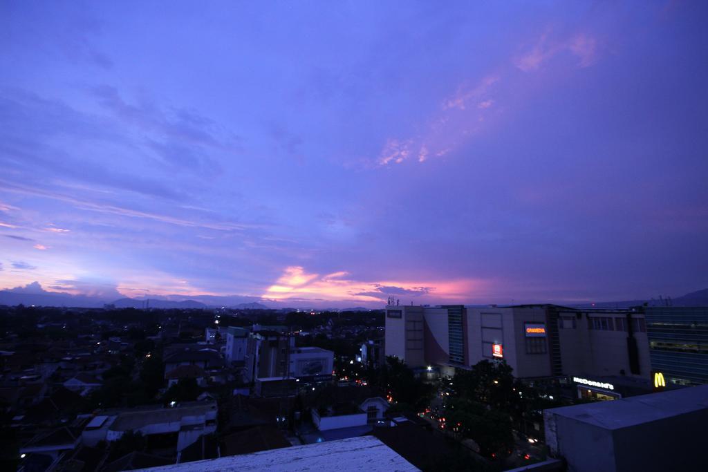 Atlantic City Hotel Bandung Buitenkant foto