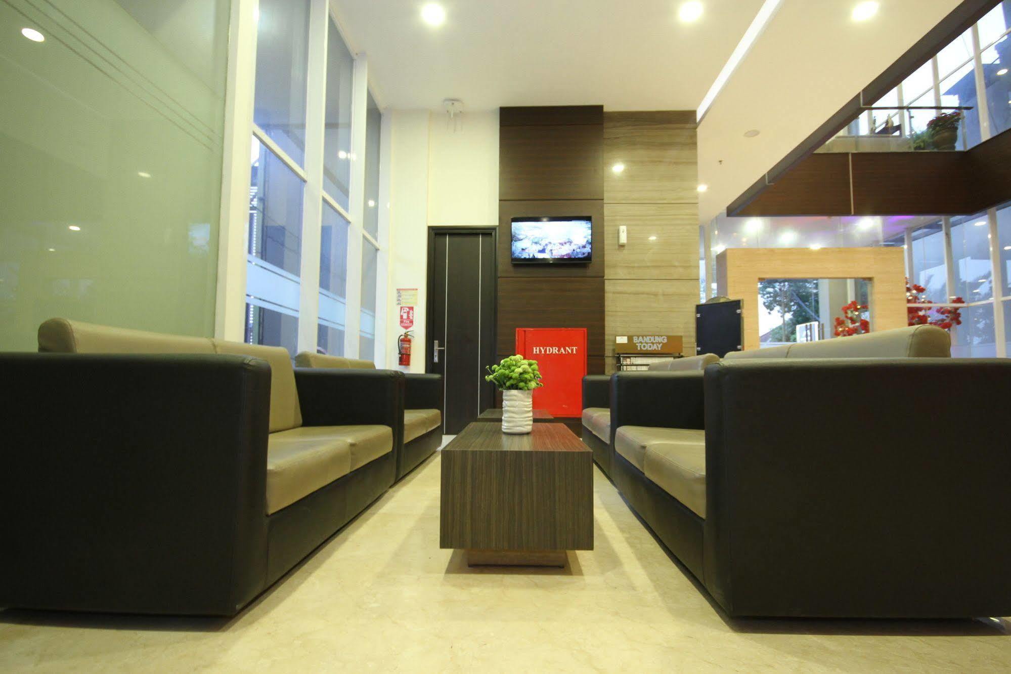 Atlantic City Hotel Bandung Buitenkant foto