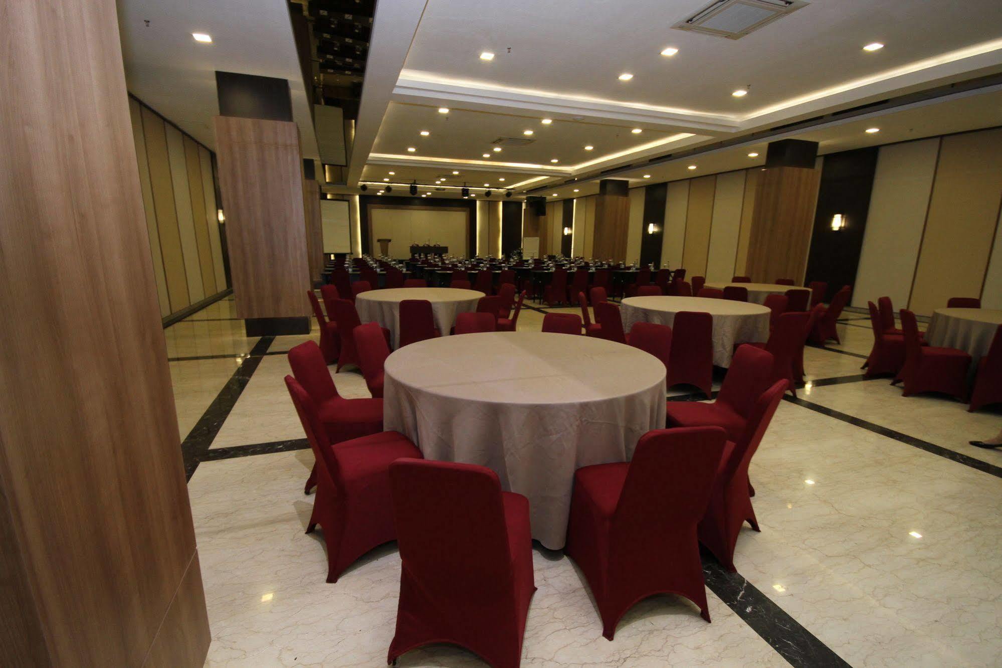 Atlantic City Hotel Bandung Buitenkant foto