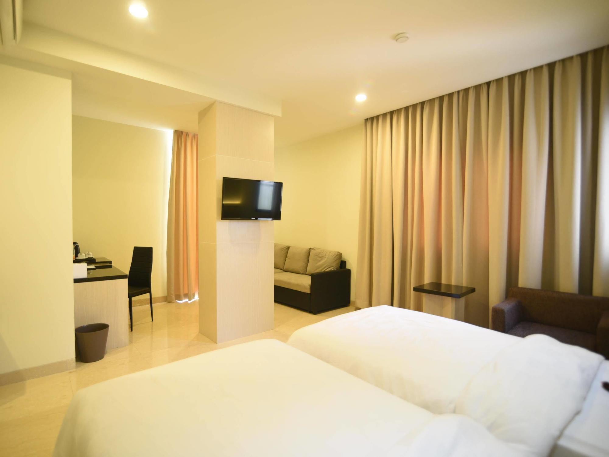 Atlantic City Hotel Bandung Buitenkant foto